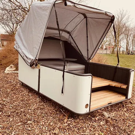 Luxury tent Hof Steinhuetten Schlafstrandkorb