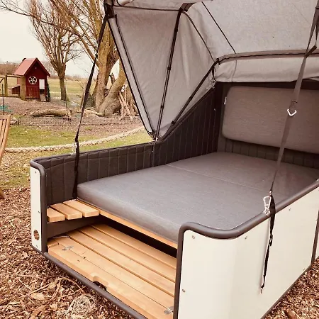 Luxury tent Hof Steinhuetten Schlafstrandkorb Westerhever